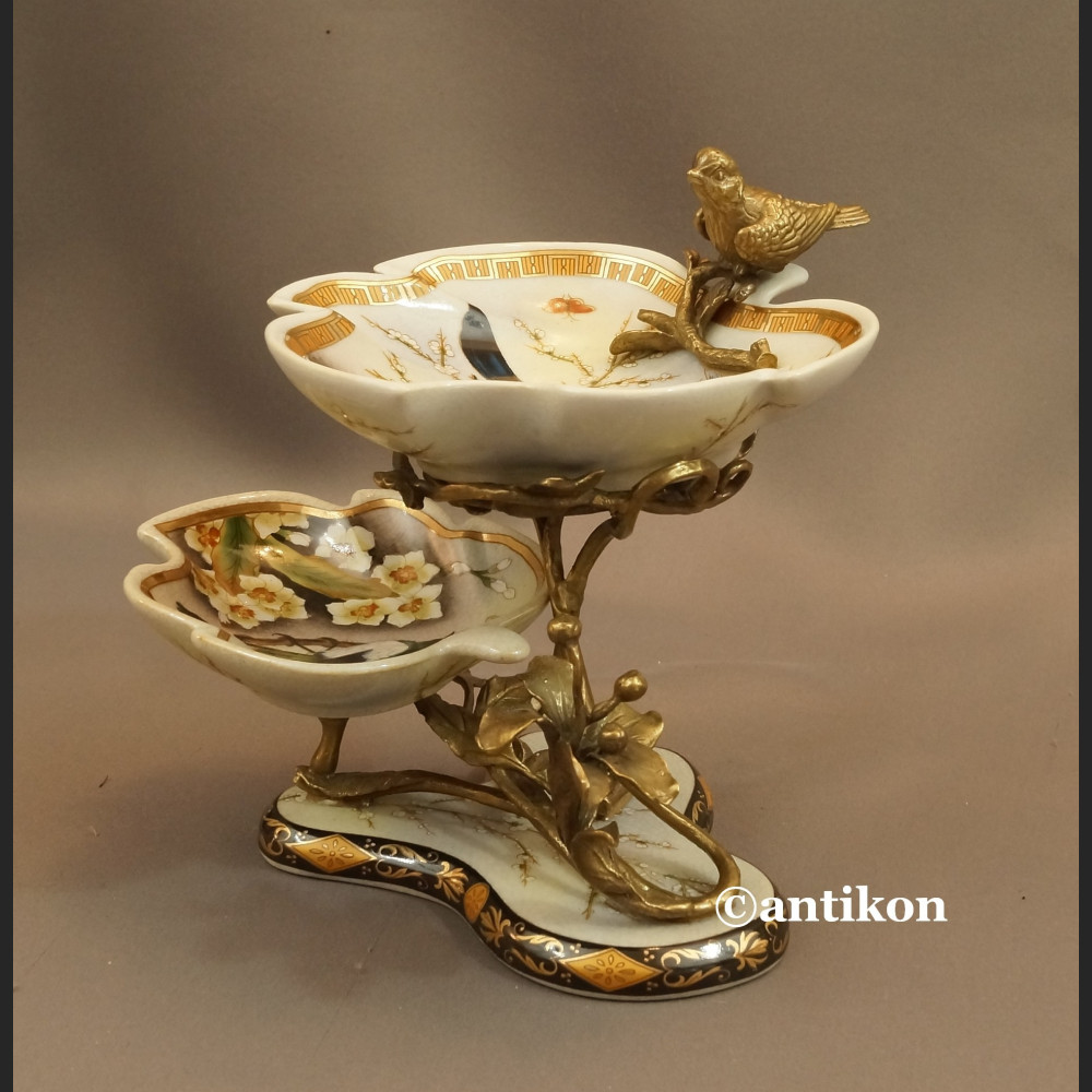 Patera  porcelanowa na łakocie z jaskółkami  Patera  porcelanowa na łakocie z jaskółkami