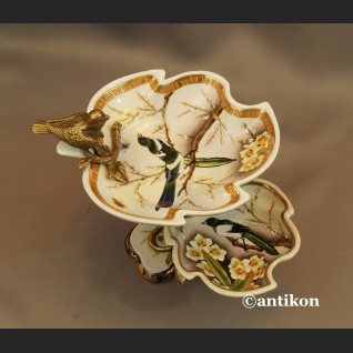 Patera  porcelanowa na łakocie z jaskółkami  Patera  porcelanowa na łakocie z jaskółkami