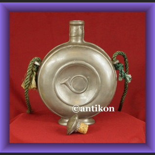 Wspaniała butelka z motywem myśliwskim piersiówka z cyny 