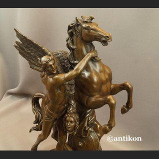 Perseusz i Pegaz rzeźba z brązu luksusowy prezent  Perseusz i Pegaz rzeźba z brązu luksusowy prezent