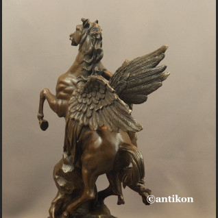 Perseusz i Pegaz rzeźba z brązu luksusowy prezent  Perseusz i Pegaz rzeźba z brązu luksusowy prezent