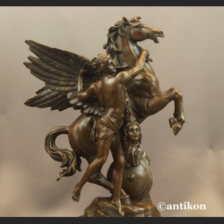 Perseusz i Pegaz rzeźba z brązu luksusowy prezent  Perseusz i Pegaz rzeźba z brązu luksusowy prezent