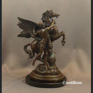 Perseusz i Pegaz rzeźba z brązu luksusowy prezent  Perseusz i Pegaz rzeźba z brązu luksusowy prezent