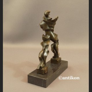 Rzeźba nowoczesna Unikalne formy ciągłości w przestrzeni Rzeźba nowoczesna Unikalne formy ciągłości w przestrzeni