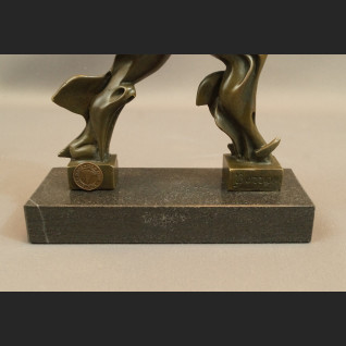 Rzeźba nowoczesna Unikalne formy ciągłości w przestrzeni Rzeźba nowoczesna Unikalne formy ciągłości w przestrzeni