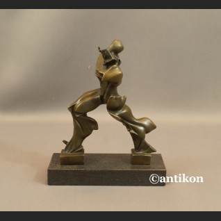 Rzeźba nowoczesna Unikalne formy ciągłości w przestrzeni Rzeźba nowoczesna Unikalne formy ciągłości w przestrzeni