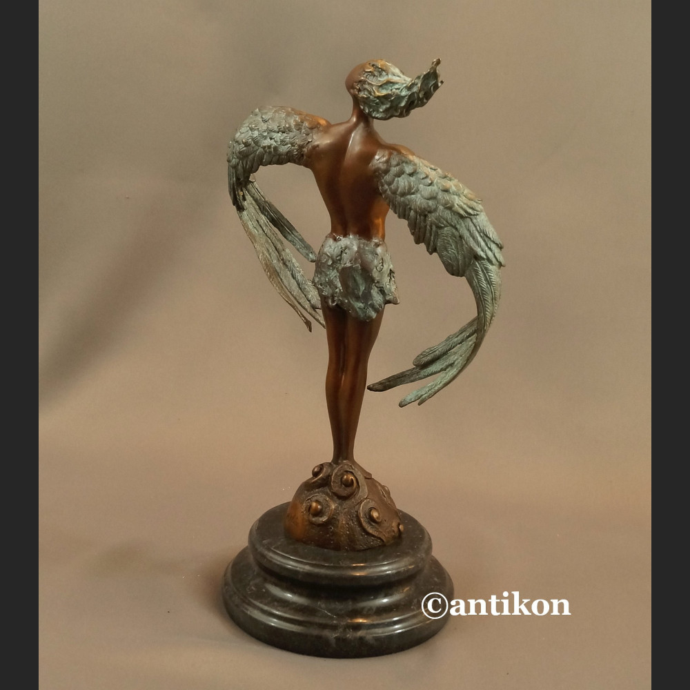 Ikar rzeźba nowowczesna z brązu 