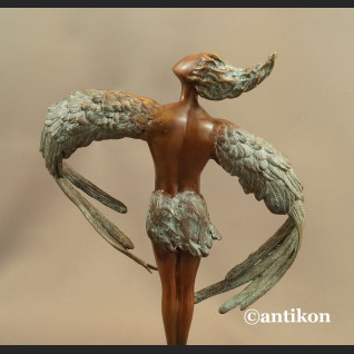Ikar rzeźba nowowczesna z brązu 