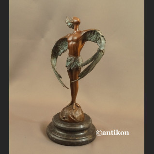 Ikar rzeźba nowowczesna z brązu 