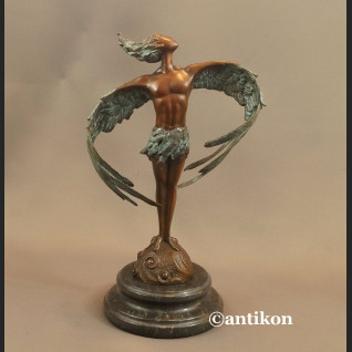 Ikar rzeźba nowowczesna z brązu 