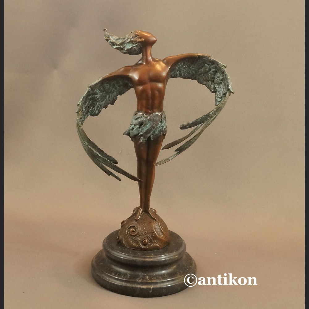 Ikar rzeźba nowowczesna z brązu 