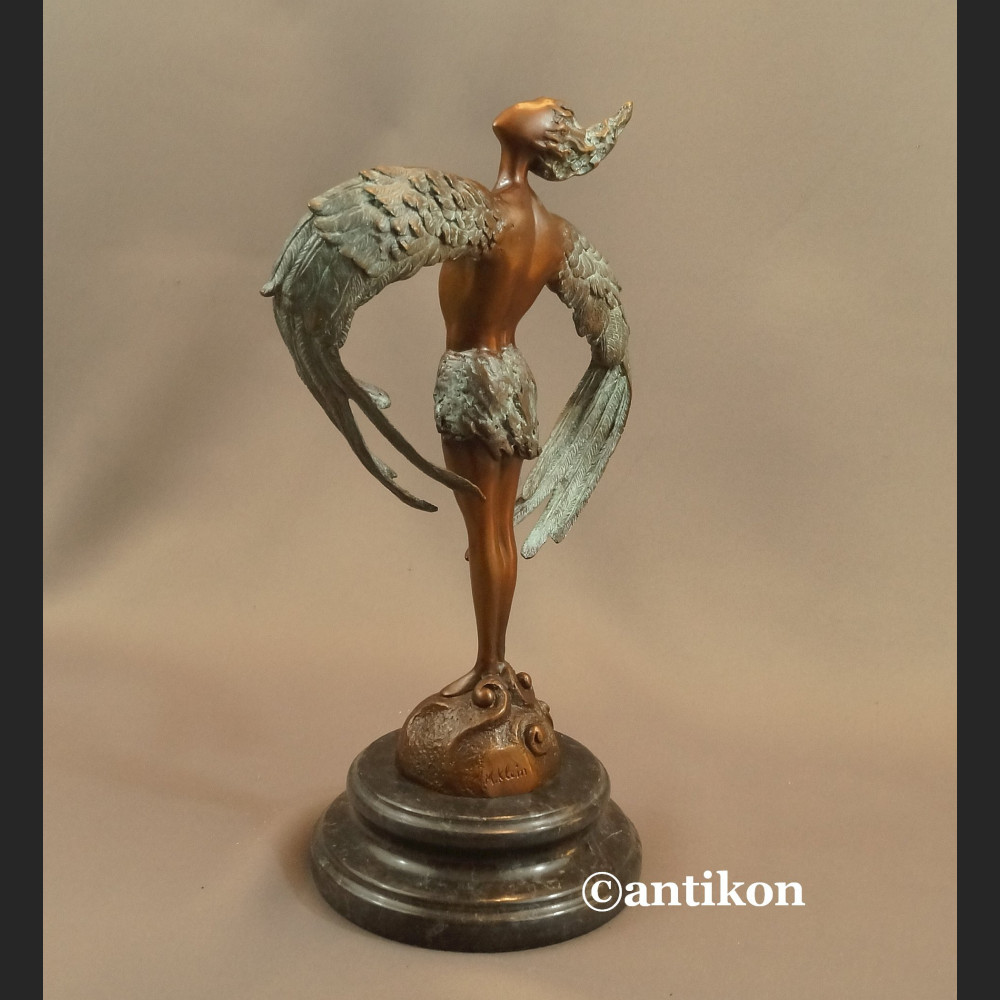Ikar rzeźba nowowczesna z brązu 