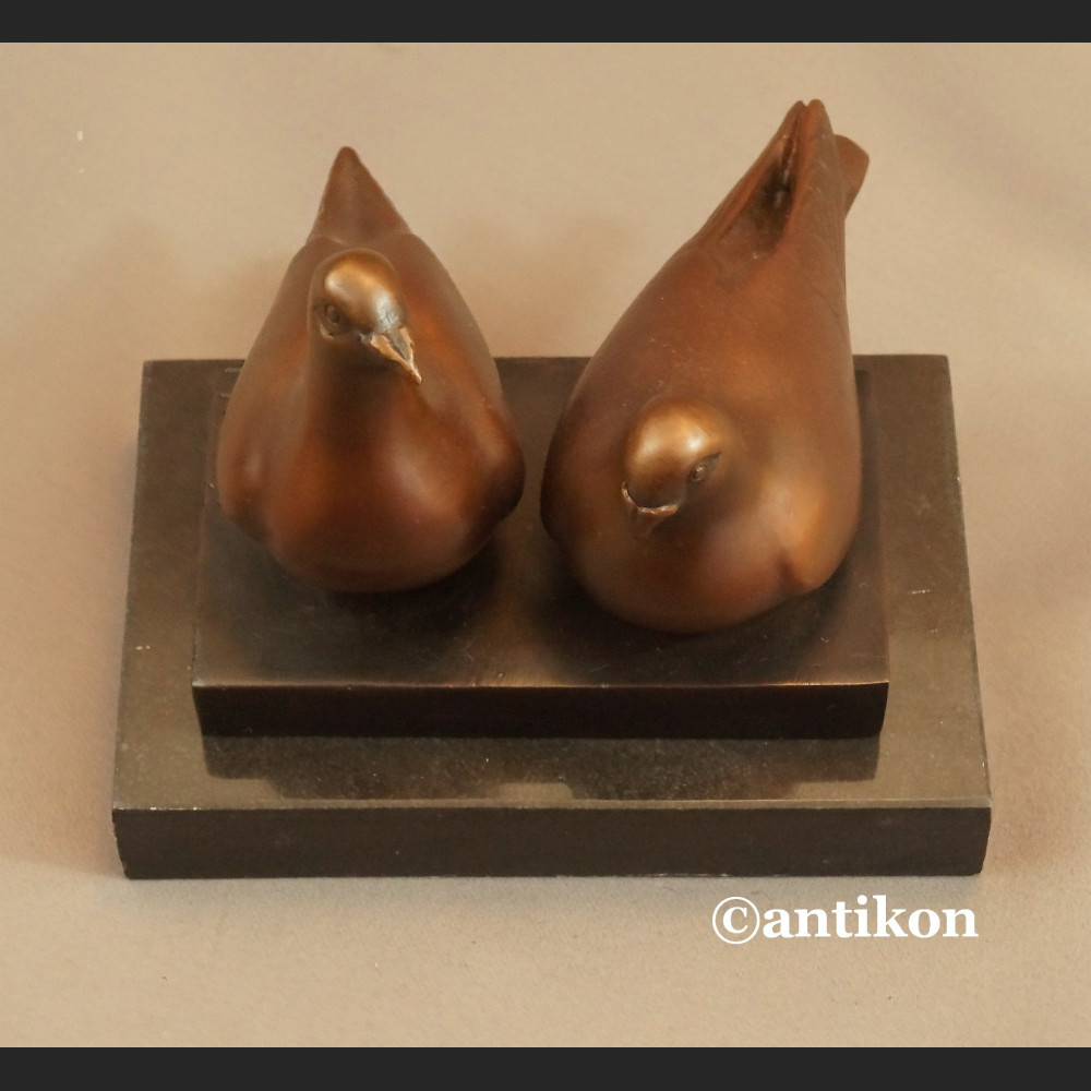 Dwa gołąbki rzeźba z brązu na prezent ślubny  Dwa gołąbki rzeźba z brązu na prezent ślubny