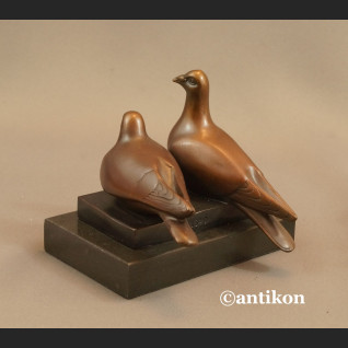 Dwa gołąbki rzeźba z brązu na prezent ślubny  Dwa gołąbki rzeźba z brązu na prezent ślubny