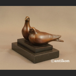 Dwa gołąbki rzeźba z brązu na prezent ślubny  Dwa gołąbki rzeźba z brązu na prezent ślubny