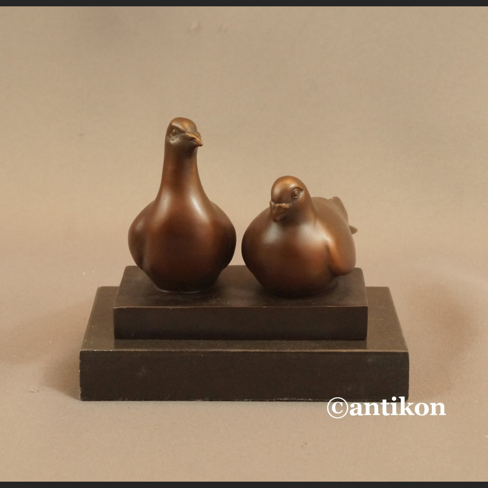 Dwa gołąbki rzeźba z brązu na prezent ślubny  Dwa gołąbki rzeźba z brązu na prezent ślubny