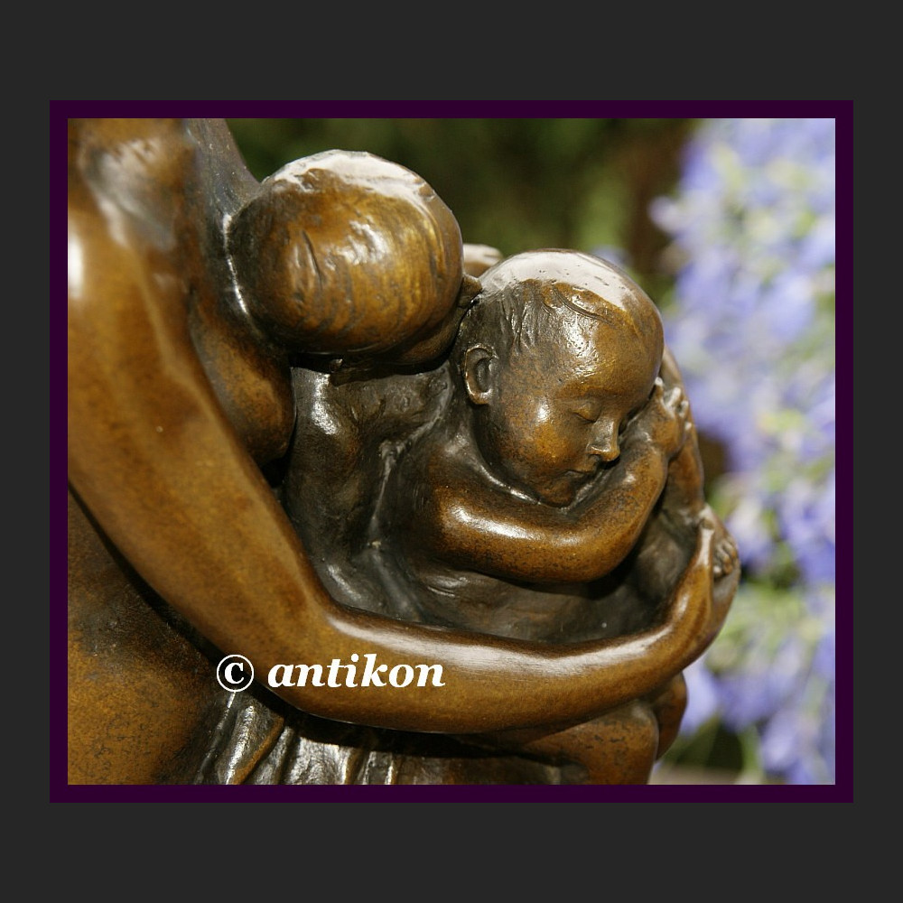 Rzeźba Macierzyństwo duży posąg z brązu Rzeźba Macierzyństwo duży posąg z brązu