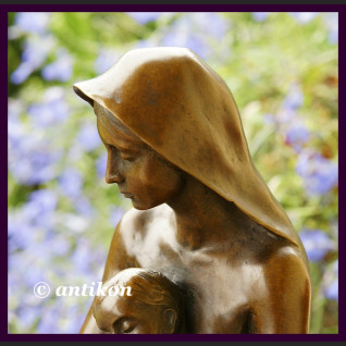 Rzeźba Macierzyństwo duży posąg z brązu Rzeźba Macierzyństwo duży posąg z brązu