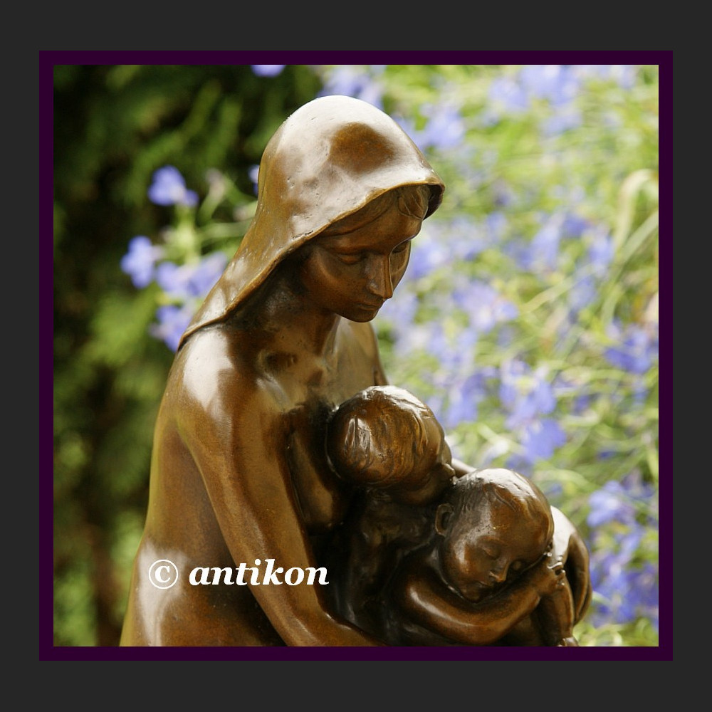 Rzeźba Macierzyństwo duży posąg z brązu Rzeźba Macierzyństwo duży posąg z brązu