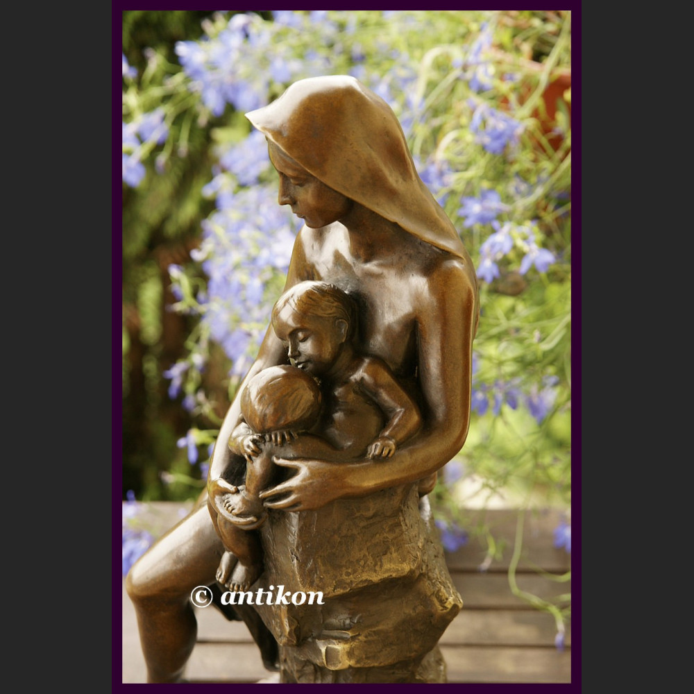 Rzeźba Macierzyństwo duży posąg z brązu Rzeźba Macierzyństwo duży posąg z brązu