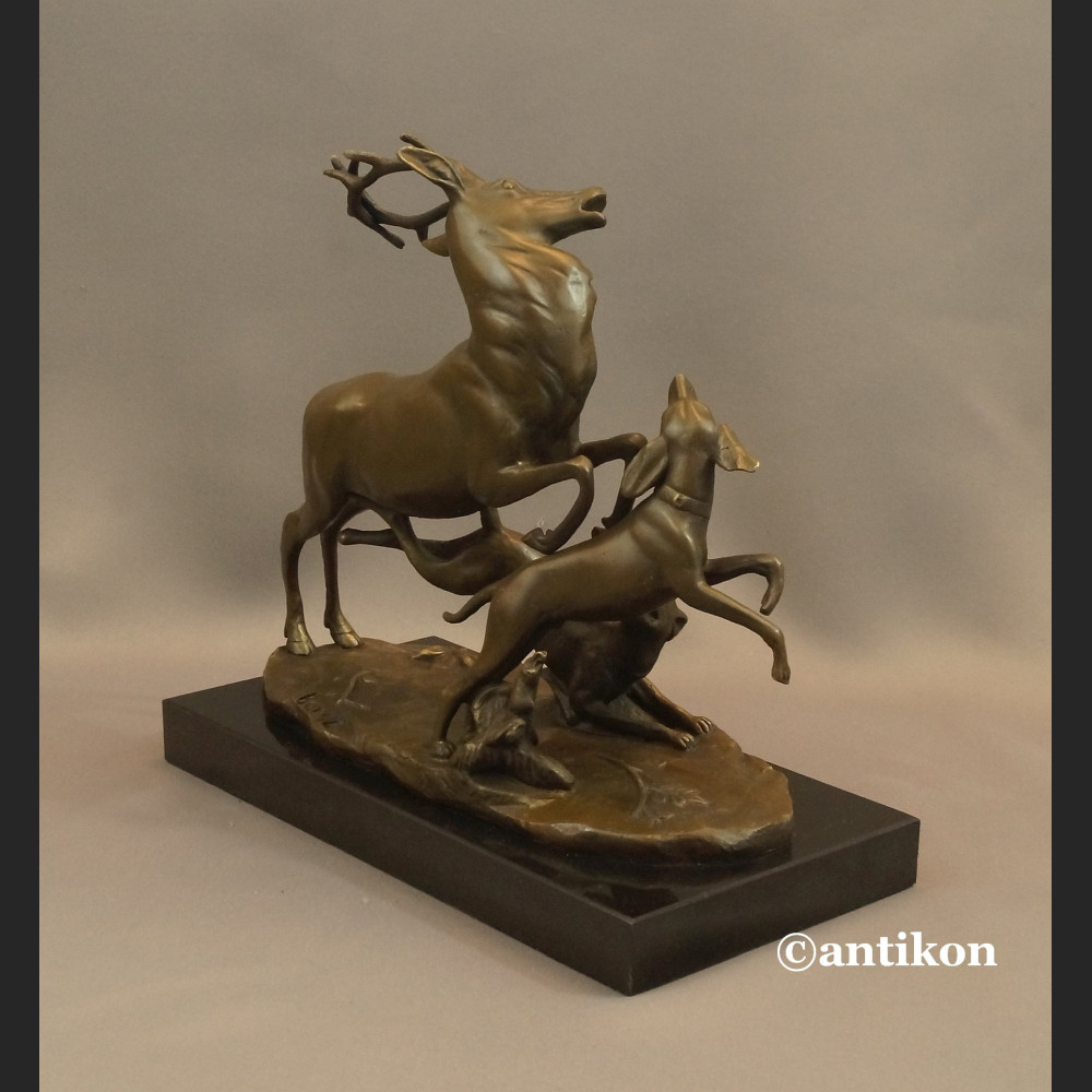 Rzeźba polowanie na jelenia prezent dla myśliwego Rzeźba polowanie na jelenia prezent dla myśliwego