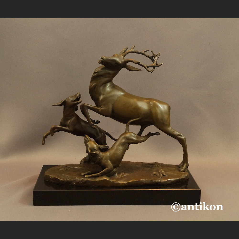 Rzeźba polowanie na jelenia prezent dla myśliwego Rzeźba polowanie na jelenia prezent dla myśliwego