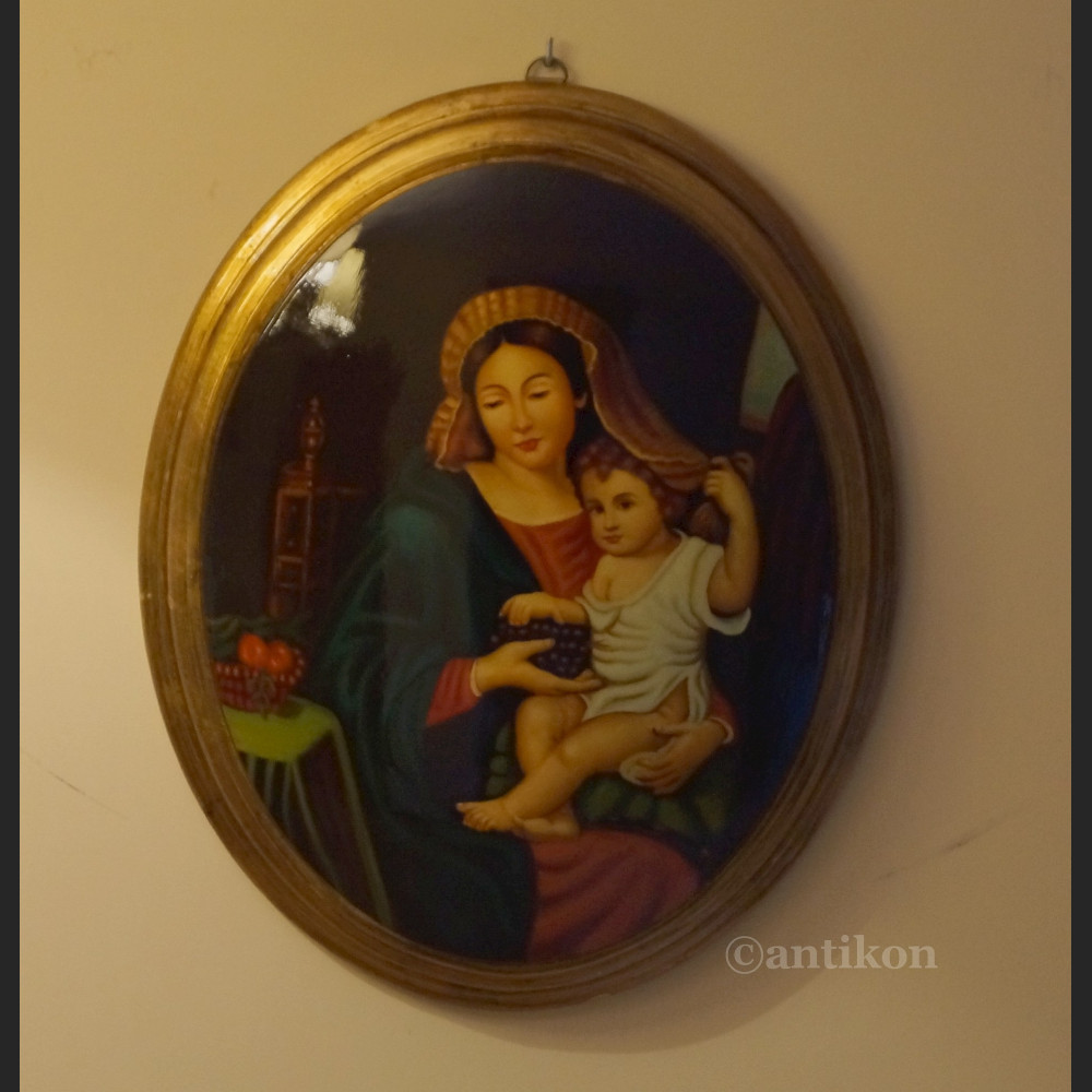 Obraz Madonna z Jezusem na owalnym medalionie 