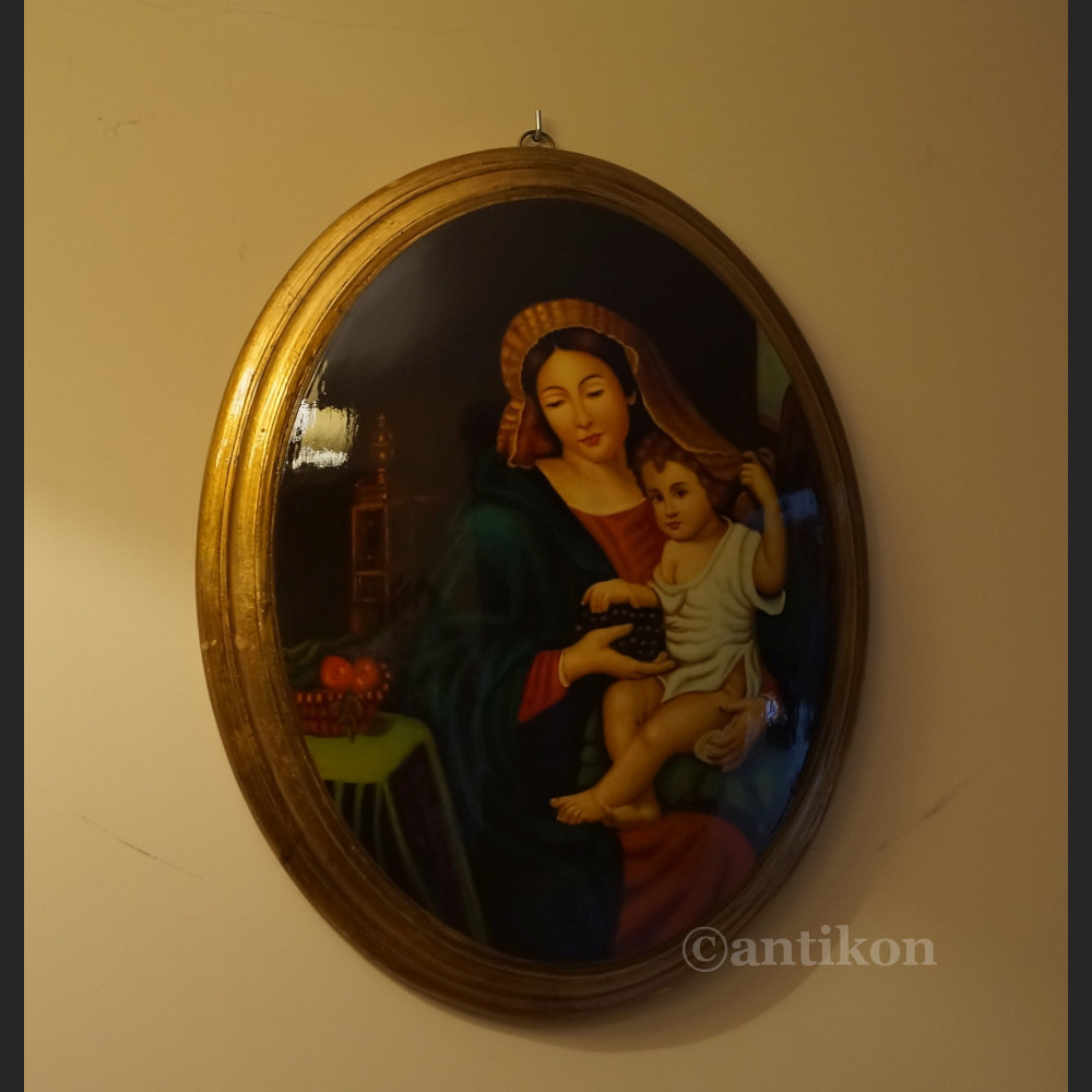 Obraz Madonna z Jezusem na owalnym medalionie 