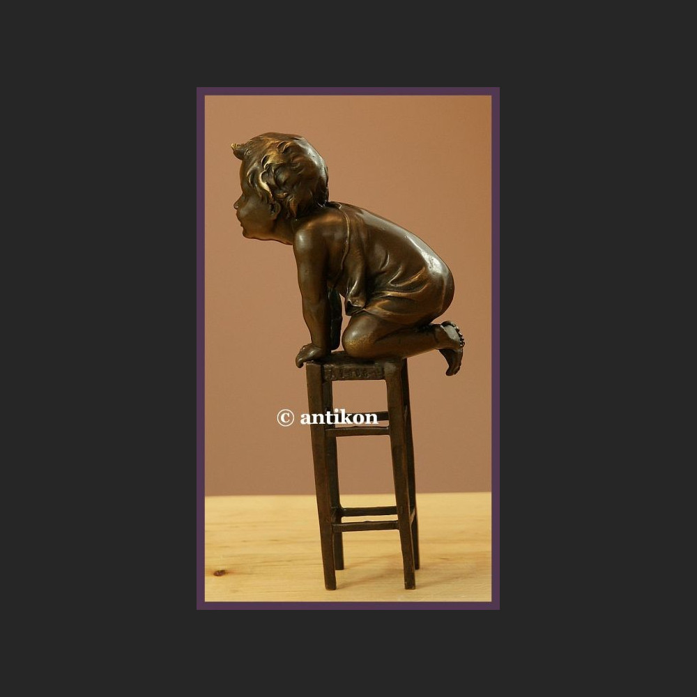 RRzeźba z brązu radosny malec figurka uroczy chłopczyk RRzeźba z brązu radosny malec figurka uroczy chłopczyk