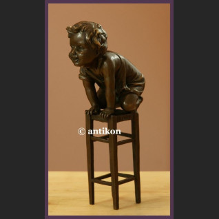 RRzeźba z brązu radosny malec figurka uroczy chłopczyk RRzeźba z brązu radosny malec figurka uroczy chłopczyk