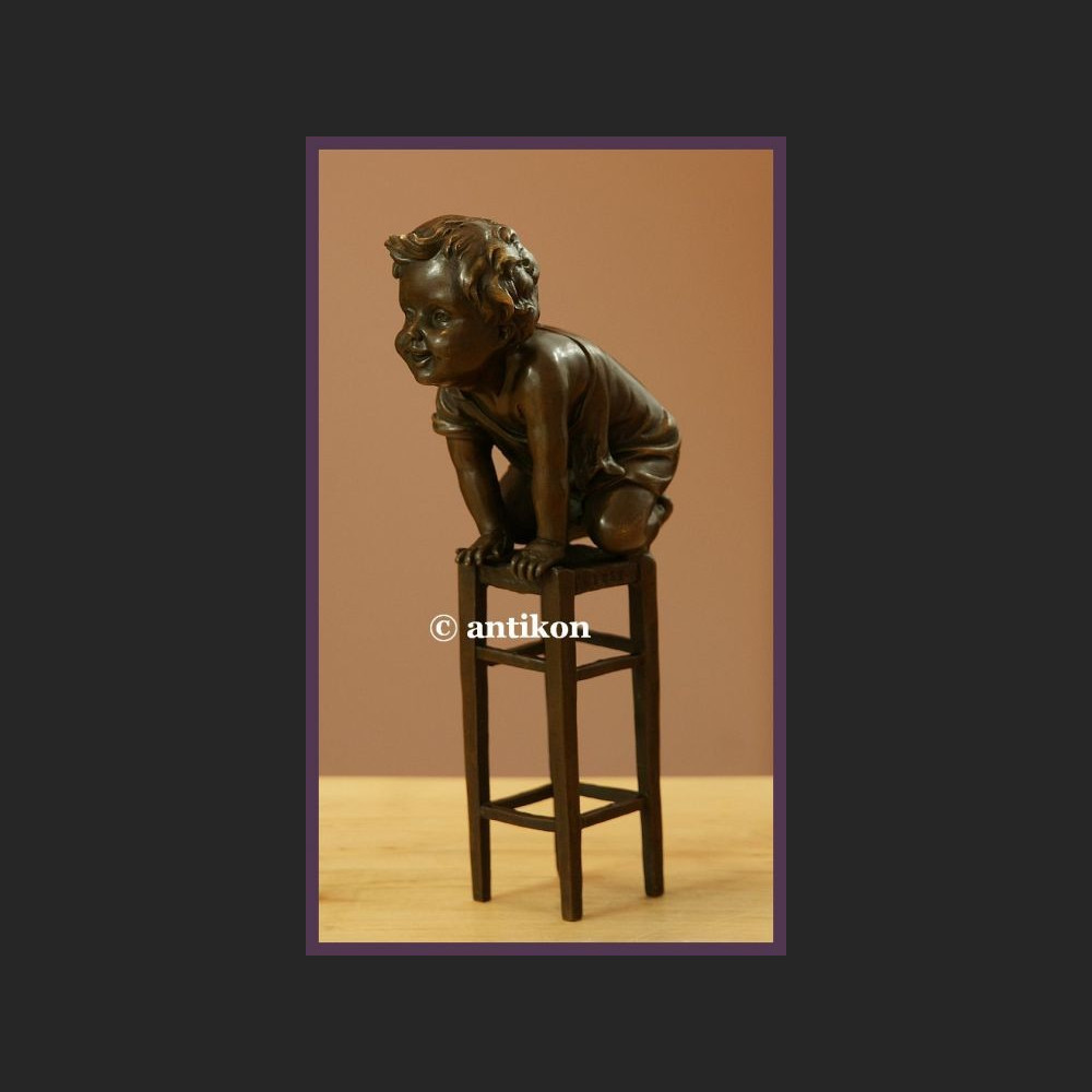 RRzeźba z brązu radosny malec figurka uroczy chłopczyk RRzeźba z brązu radosny malec figurka uroczy chłopczyk