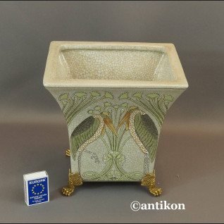 Donica z ptakami w secesyjnym stylu 