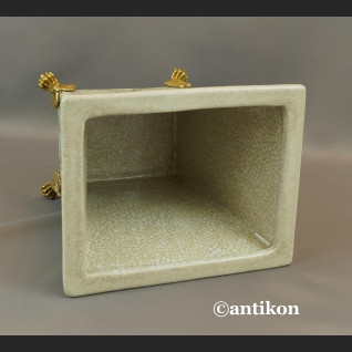 Donica z ptakami w secesyjnym stylu 