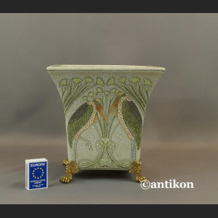 Donica z ptakami w secesyjnym stylu 