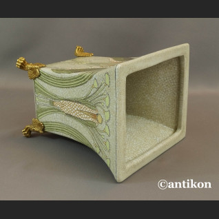 Donica z ptakami w secesyjnym stylu 