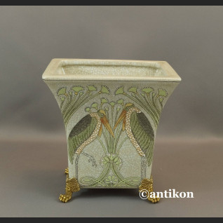 Donica z ptakami w secesyjnym stylu 