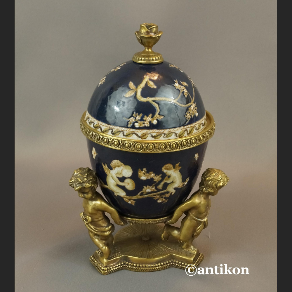 Carskie Jajo z dziećmi a la Faberge porcelanowa szkatuła Carskie Jajo z dziećmi a la Faberge porcelanowa szkatuła