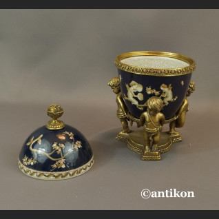 Carskie Jajo z dziećmi a la Faberge porcelanowa szkatuła Carskie Jajo z dziećmi a la Faberge porcelanowa szkatuła
