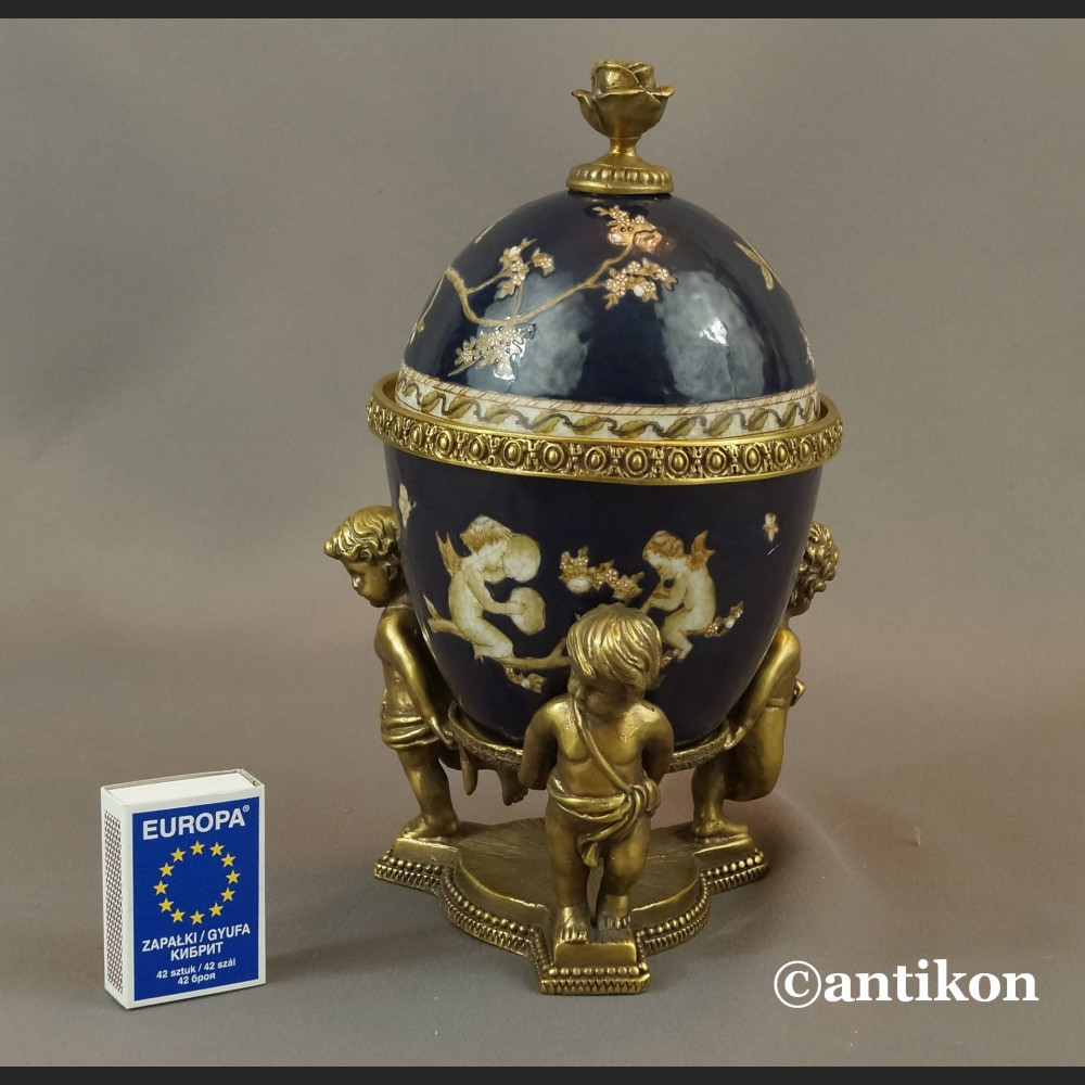 Carskie Jajo z dziećmi a la Faberge porcelanowa szkatuła Carskie Jajo z dziećmi a la Faberge porcelanowa szkatuła