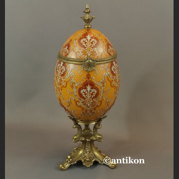 Jajo porcelanowe carskie  szkatuła otwierana z brązem