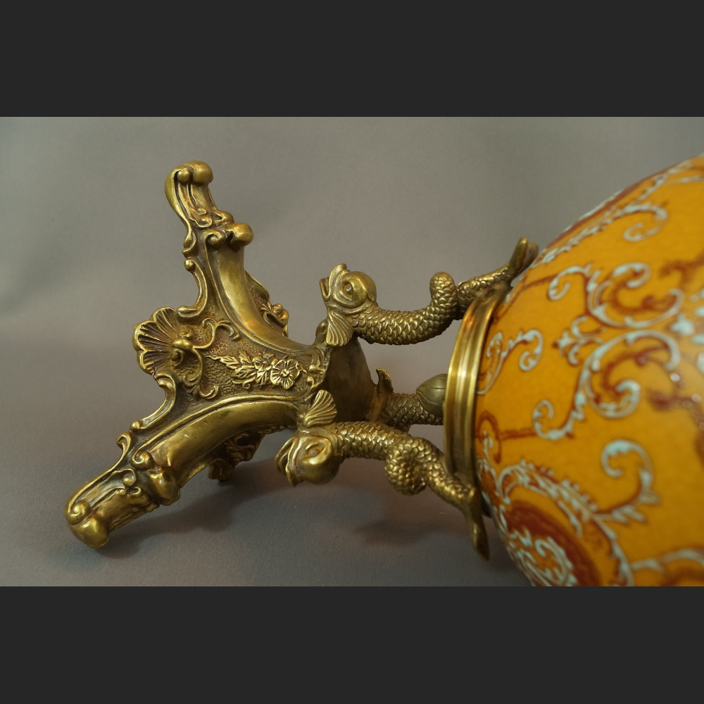 Jajo porcelanowe carskie  szkatuła otwierana z brązem 