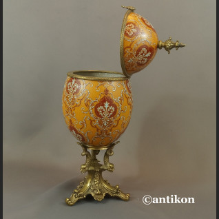 Jajo porcelanowe carskie  szkatuła otwierana z brązem 