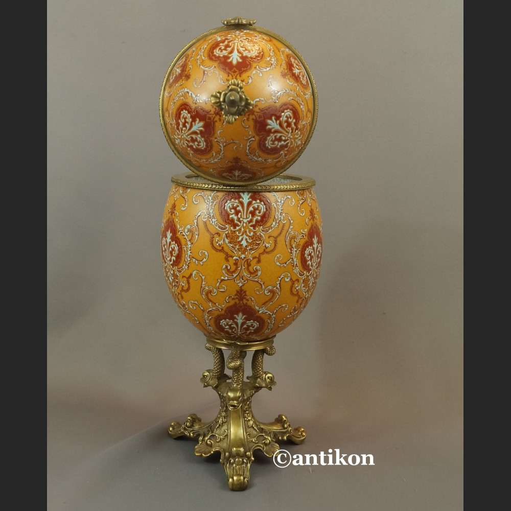 Jajo porcelanowe carskie  szkatuła otwierana z brązem 