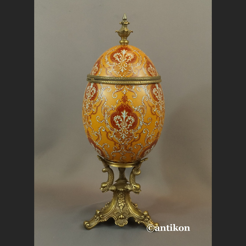 Jajo porcelanowe carskie  szkatuła otwierana z brązem 