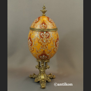 Jajo porcelanowe carskie  szkatuła otwierana z brązem 