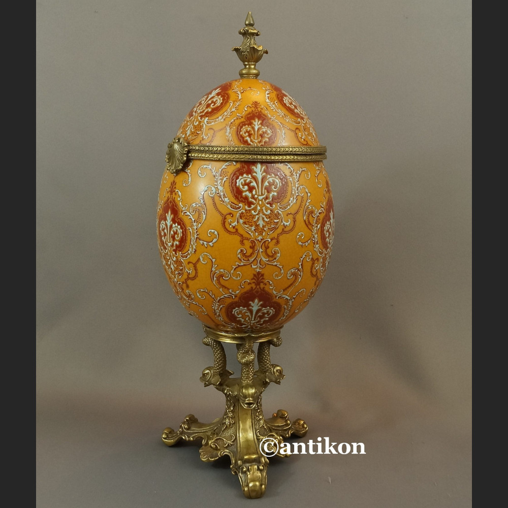Jajo porcelanowe carskie  szkatuła otwierana z brązem 