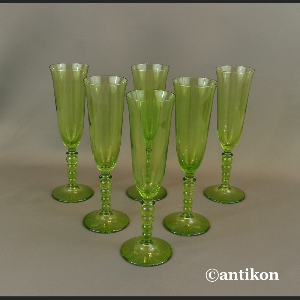 Kieliszki secesyjne zielone zestaw do wina Kieliszki secesyjne zielone zestaw do wina