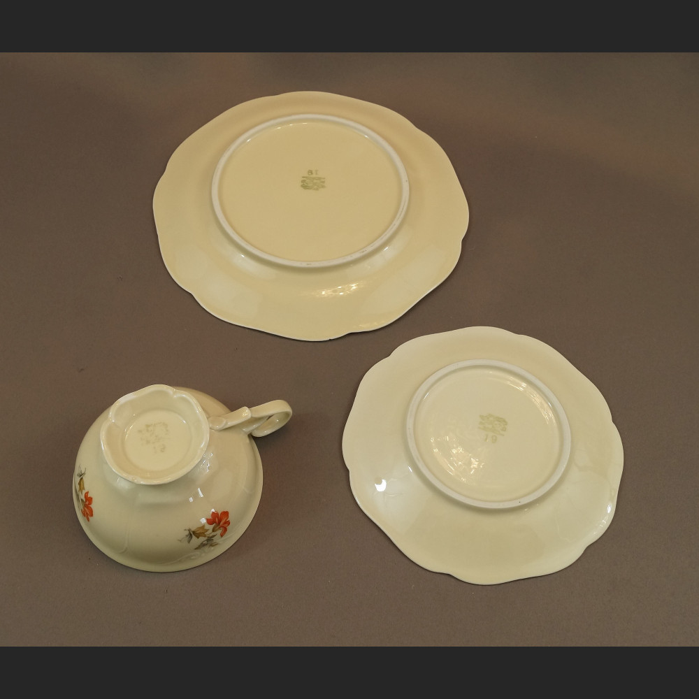 Filiżanka porcelanowa stara bawarska porcelana z kwiatami Filiżanka porcelanowa stara bawarska porcelana z kwiatami