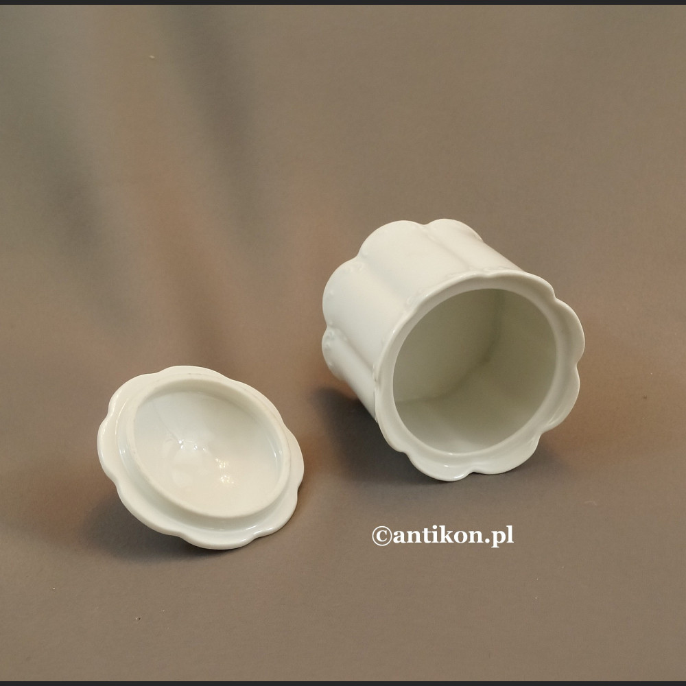 Cukierniczka Rosenthal biała z reliefem Cukierniczka Rosenthal biała z reliefem