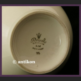 ŚLICZNY DUŻY PORCELANOWY WAZON Z RÓŻAMI ŚLICZNY DUŻY PORCELANOWY WAZON Z RÓŻAMI